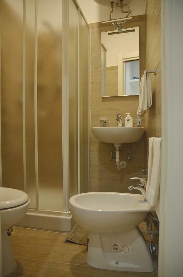 Via Toledo 51 Apartment Napoli Ngoại thất bức ảnh